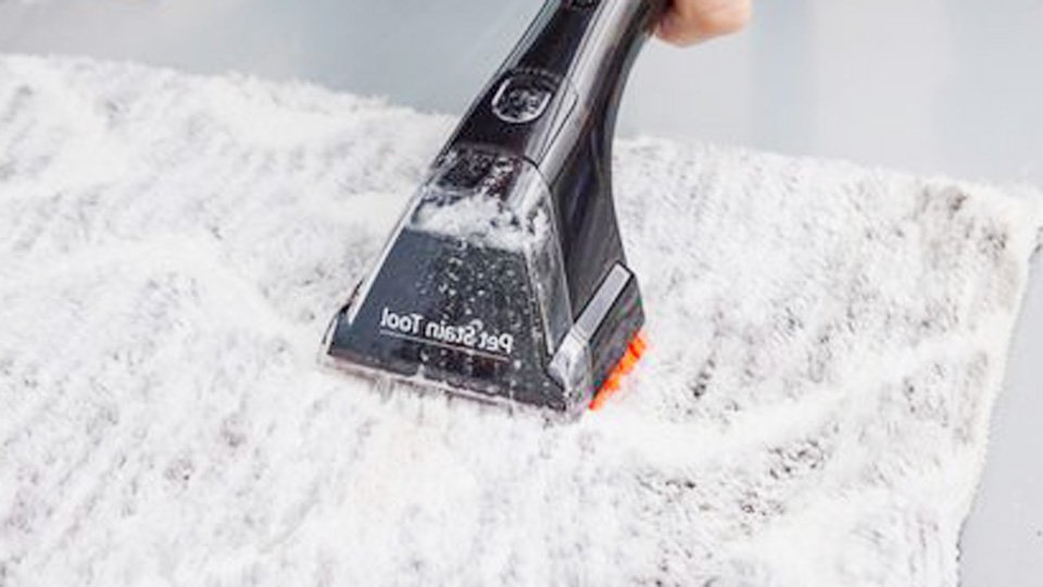 How to Use a Carpet Cleaner for Good-as-New Floor Coverings